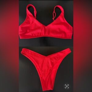 HOLLISTER - Red Ribbed Bikini Set